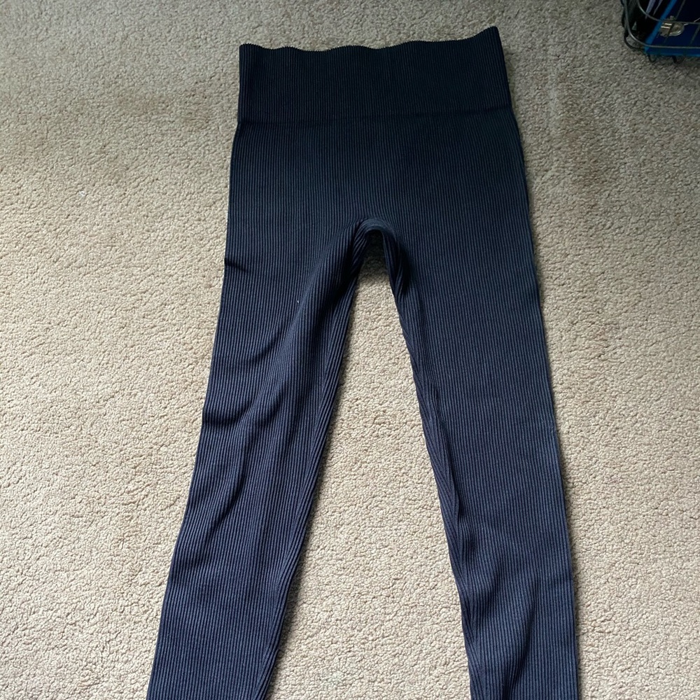 Ribbed black leggings